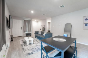 Chic Home near Botanical Garden